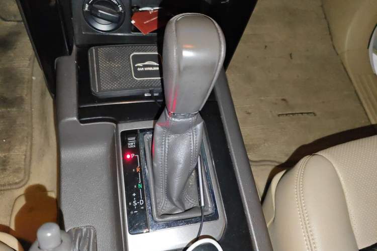 Used Toyota Prado 2016 2700 TX Base Edition Gear Lever
