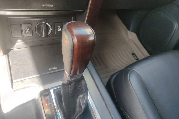 Used Toyota Prado 2016 3.5L Automatic TX-L NAVI Gear Lever