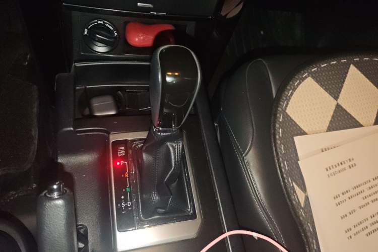 Used Toyota Prado 2016 2.7L Automatic Standard Edition Gear Lever