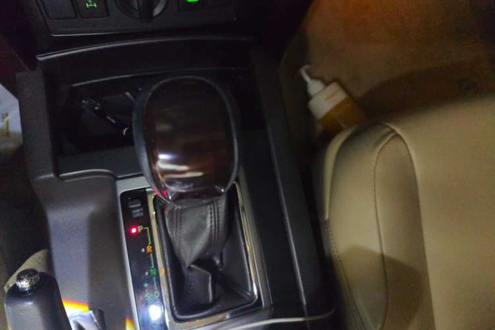 Used Toyota Prado 2016 3.5L Automatic TX-L NAVI Gear Lever