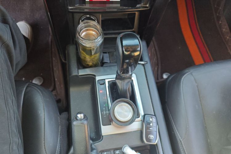 Used Toyota Prado 2016 2.7L Automatic Standard Edition Gear Lever