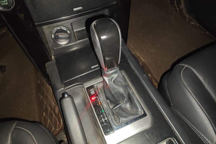 Used Toyota Prado 2016 2.7L Automatic Standard Edition Gear Lever