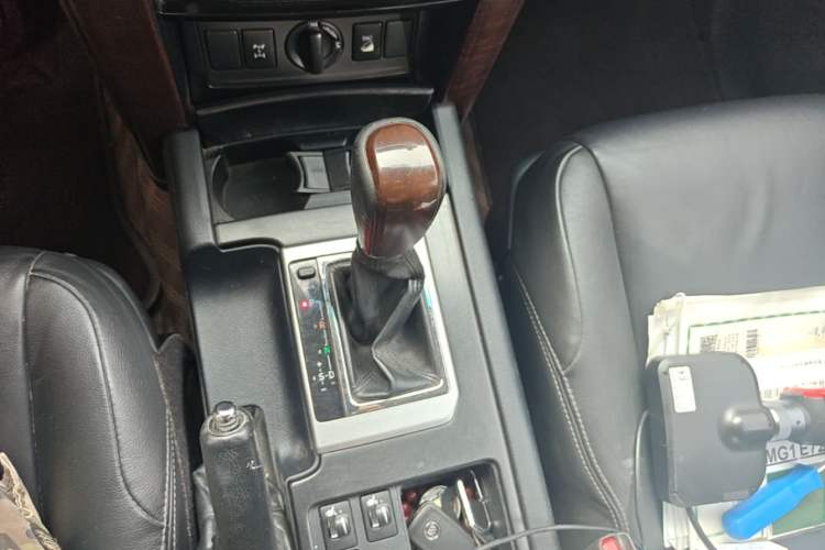 Used Toyota Prado 2016 3.5L Automatic TX-L Gear Lever