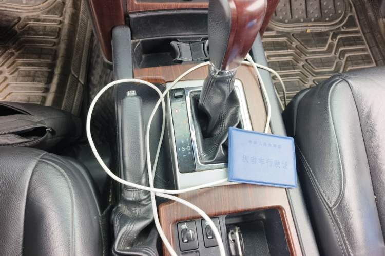 Used Toyota Prado 2016 3.5L Automatic TX-L Gear Lever