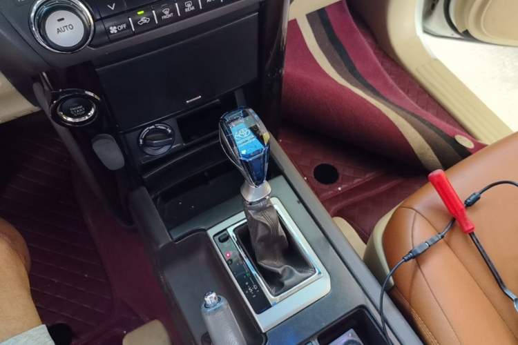Used Toyota Prado 2016 2.7L Automatic Standard Edition Gear Lever
