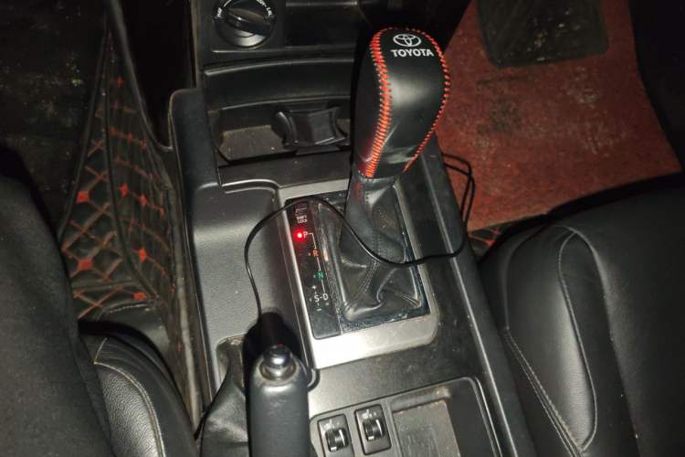 Used Toyota Prado 2016 2.7L Automatic Standard Edition Gear Lever