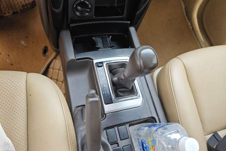 Used Toyota Prado 2016 2700 TX 7-Seater Middle East Version Gear Lever