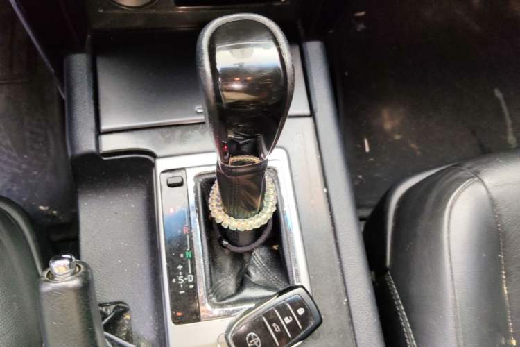 Used Toyota Prado 2016 2.7L Automatic Luxury Edition Gear Lever