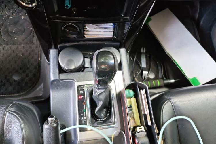 Used Toyota Prado 2016 2.7L Automatic Standard Edition Gear Lever