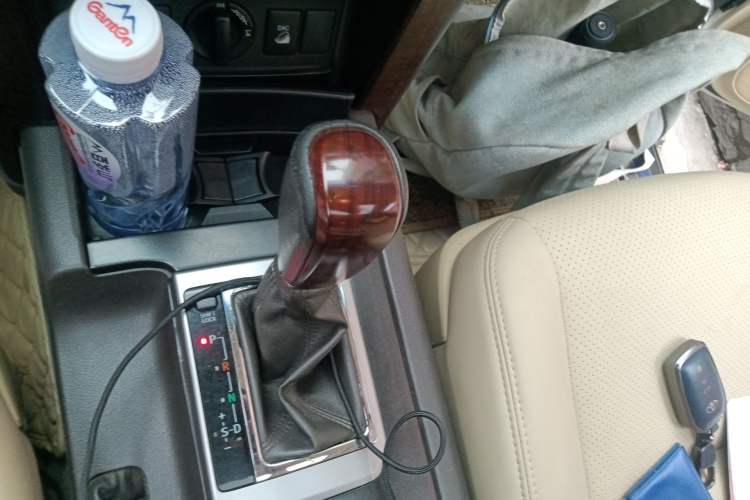 Used Toyota Prado 2016 3.5L Automatic TX-L Gear Lever