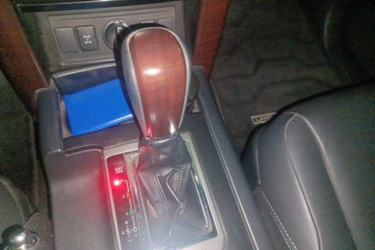 Used Toyota Prado 2016 3.5L Automatic TX-L NAVI Gear Lever