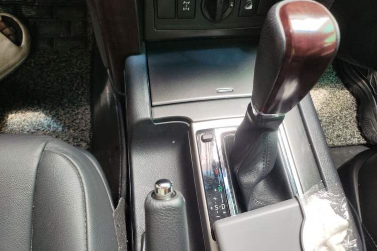 Used Toyota Prado 2016 3.5L Automatic TX-L NAVI Gear Lever