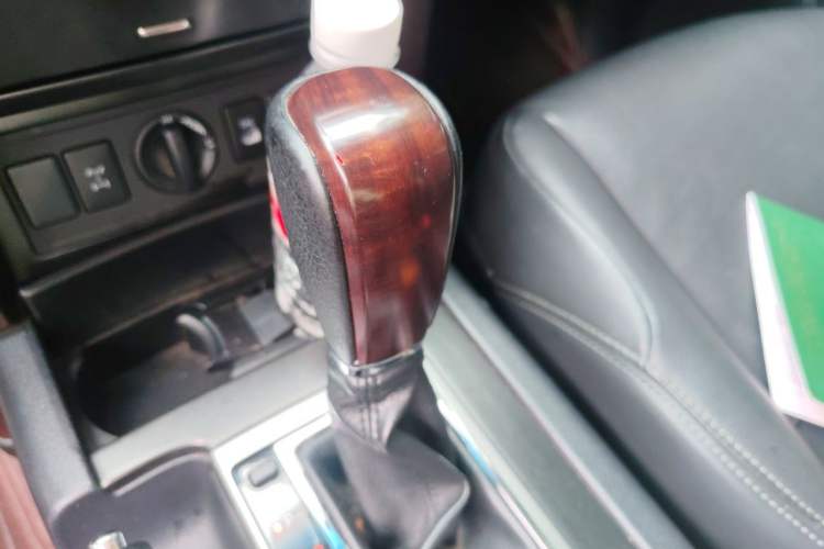 Used Toyota Prado 2016 3.5L Automatic TX-L NAVI Gear Lever