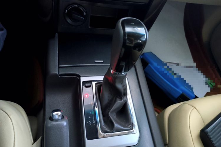 Used Toyota Prado 2016 2.7L Automatic Standard Edition Gear Lever