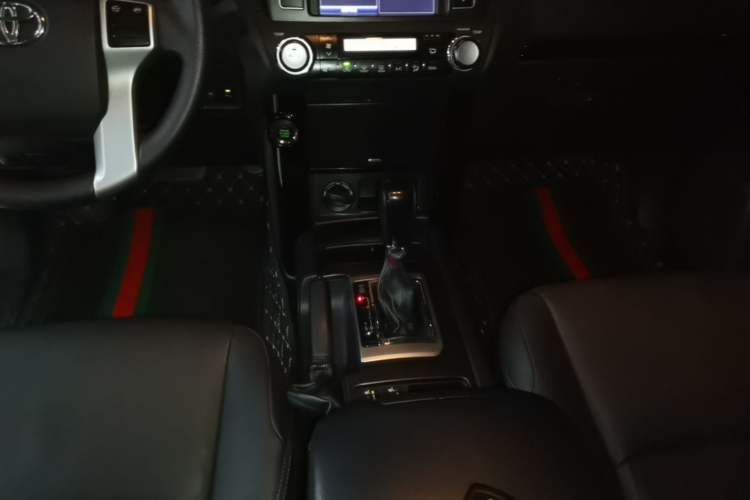 Used Toyota Prado 2016 2.7L Automatic Standard Edition Gear Lever