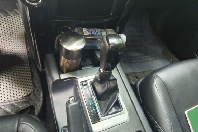 Used Toyota Prado 2016 2.7L Automatic Standard Edition Gear Lever