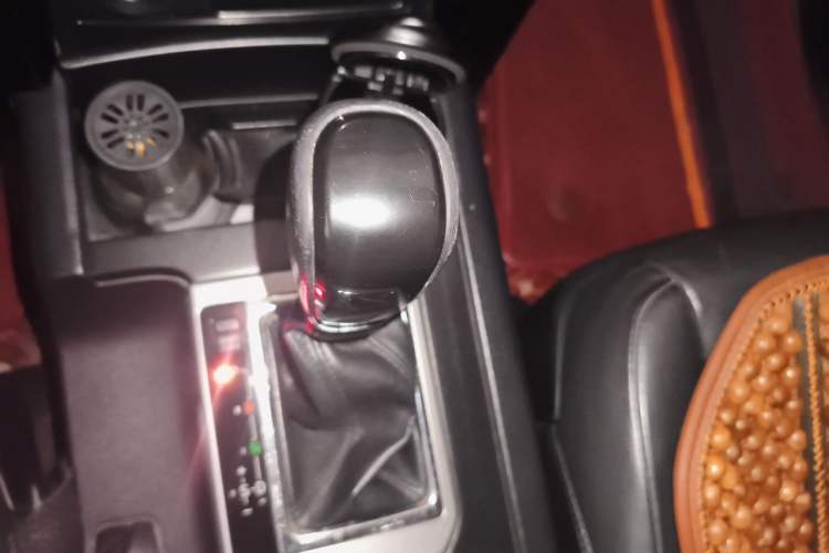 Used Toyota Prado 2016 2.7L Automatic Standard Edition Gear Lever