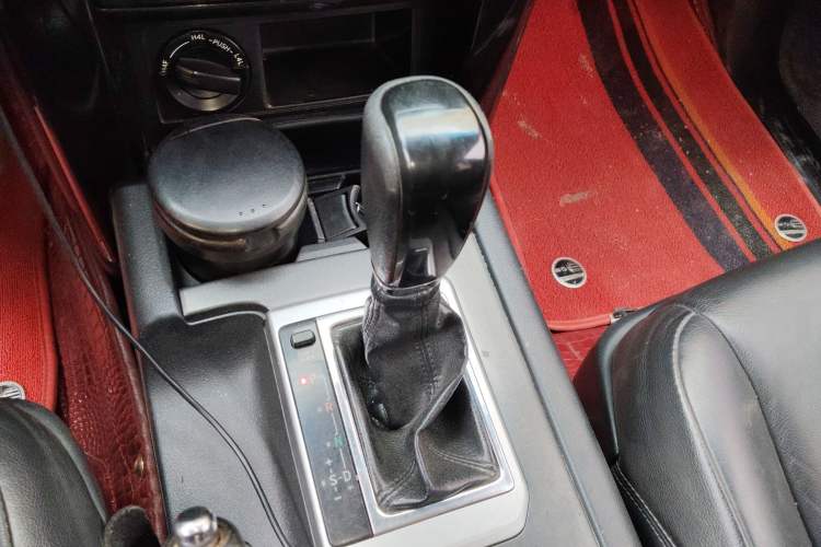 Used Toyota Prado 2016 2.7L Automatic Standard Edition Gear Lever