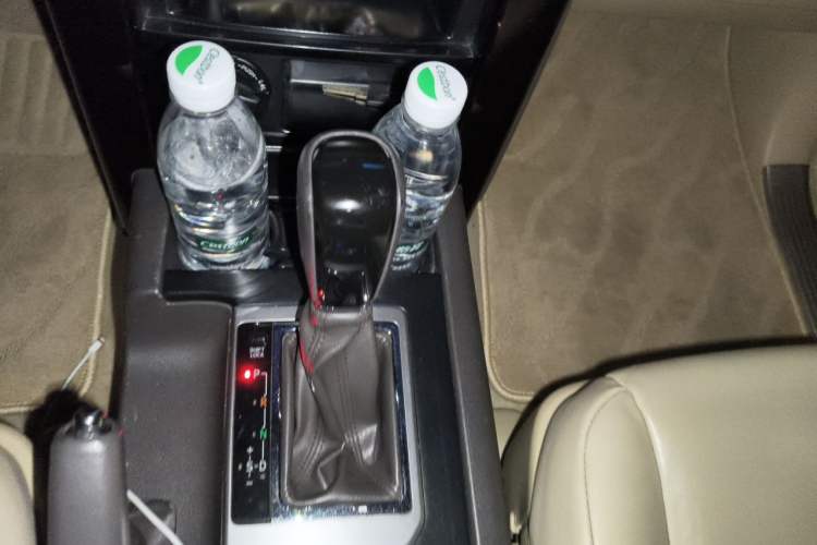 Used Toyota Prado 2016 2.7L Automatic Standard Edition Gear Lever