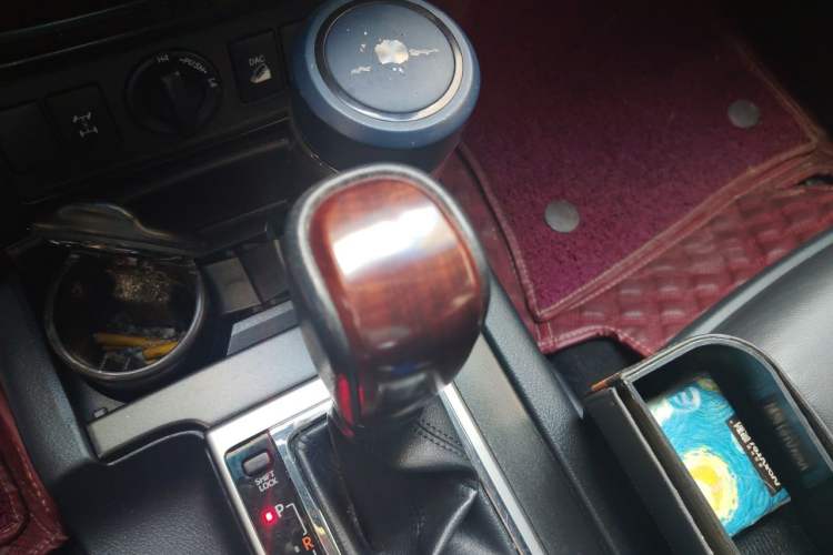 Used Toyota Prado 2016 3.5L Automatic TX-L Gear Lever