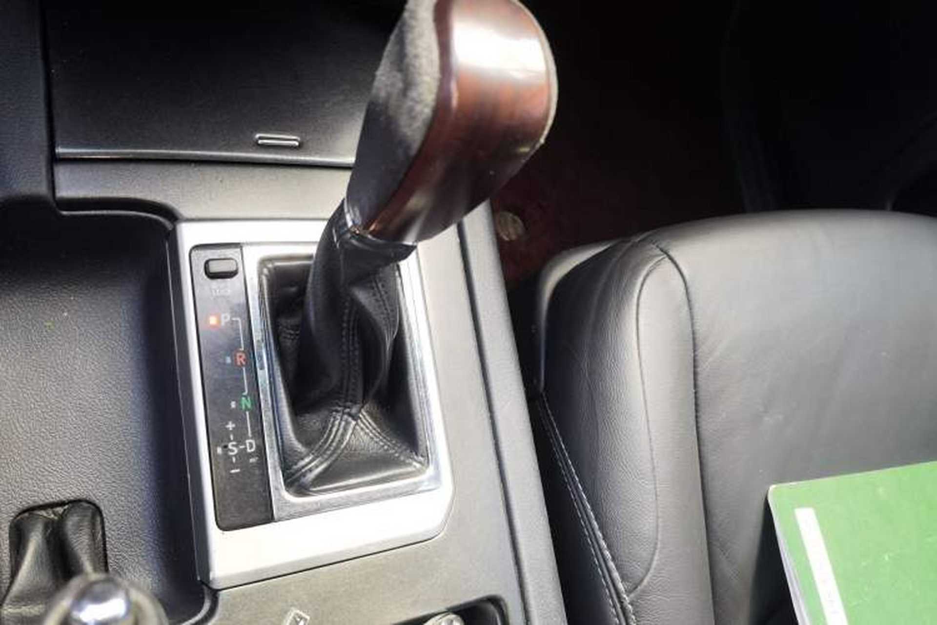 Used Toyota Prado 2016 3.5L Automatic TX-L Gear Lever