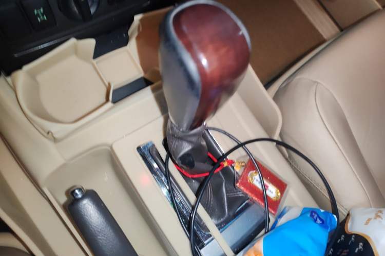 Used Toyota Prado 2016 3.5L Automatic TX-L Gear Lever