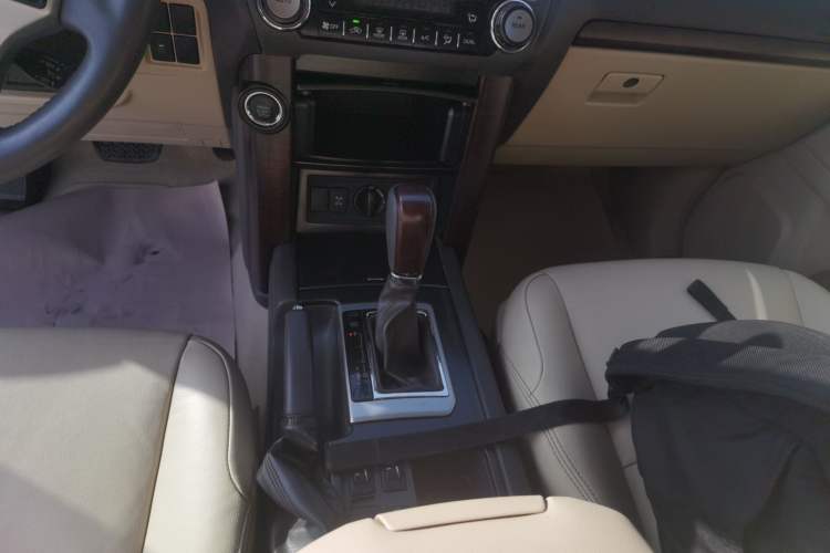 Used Toyota Prado 2016 3.5L Automatic TX-L NAVI Gear Lever