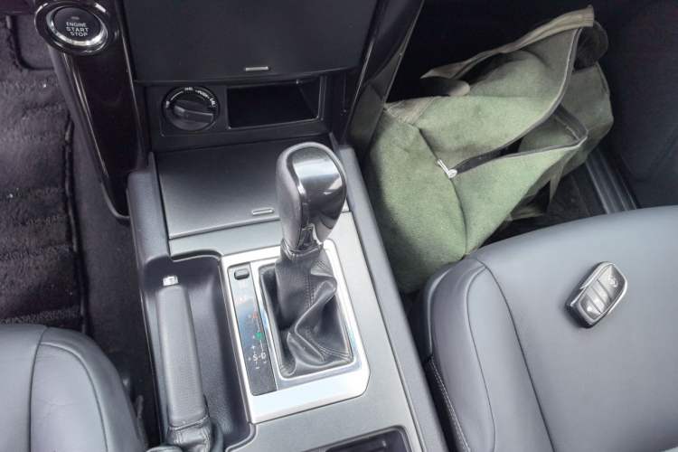 Used Toyota Prado 2016 2.7L Automatic Standard Edition Gear Lever