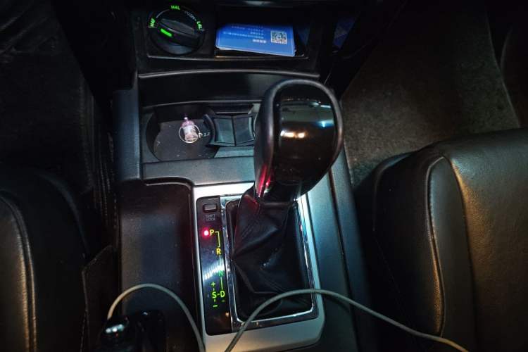 Used Toyota Prado 2016 2.7L Automatic Luxury Edition Gear Lever