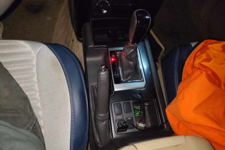 Used Toyota Prado 2016 2700 TX 7-Seater Middle East Version Gear Lever