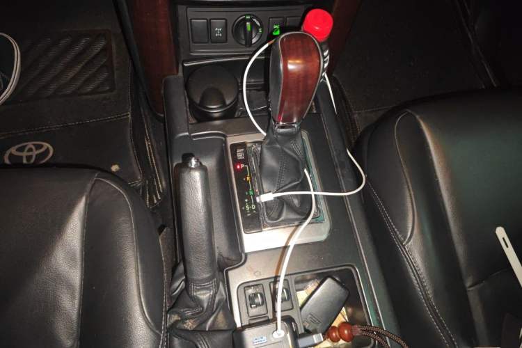 Used Toyota Prado 2016 3.5L Automatic TX-L Gear Lever