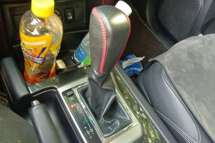 Used Toyota Prado 2016 3.5L Automatic TX-L Gear Lever
