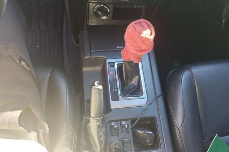 Used Toyota Prado 2016 2.7L Automatic Standard Edition Gear Lever
