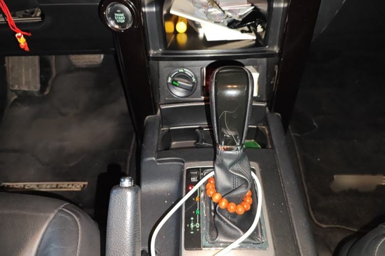 Used Toyota Prado 2016 2.7L Automatic Standard Edition Gear Lever