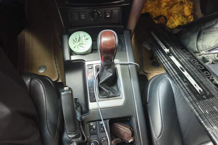Used Toyota Prado 2016 3.5L Automatic TX-L NAVI Gear Lever