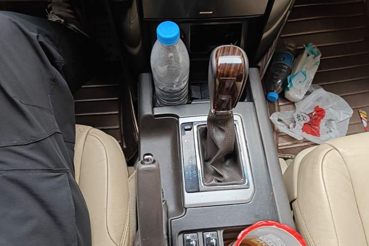 Used Toyota Prado 2016 2.7L Automatic Standard Edition Gear Lever