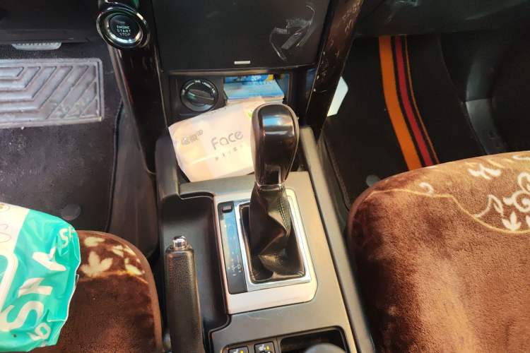 Used Toyota Prado 2016 2.7L Automatic Luxury Edition Gear Lever