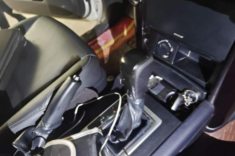 Used Toyota Prado 2016 2.7L Automatic Standard Edition Gear Lever