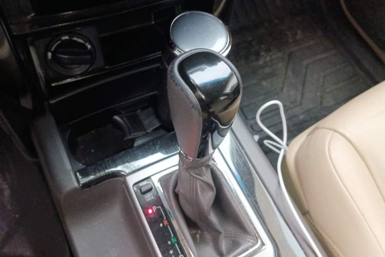Used Toyota Prado 2016 2.7L Automatic Standard Edition Gear Lever