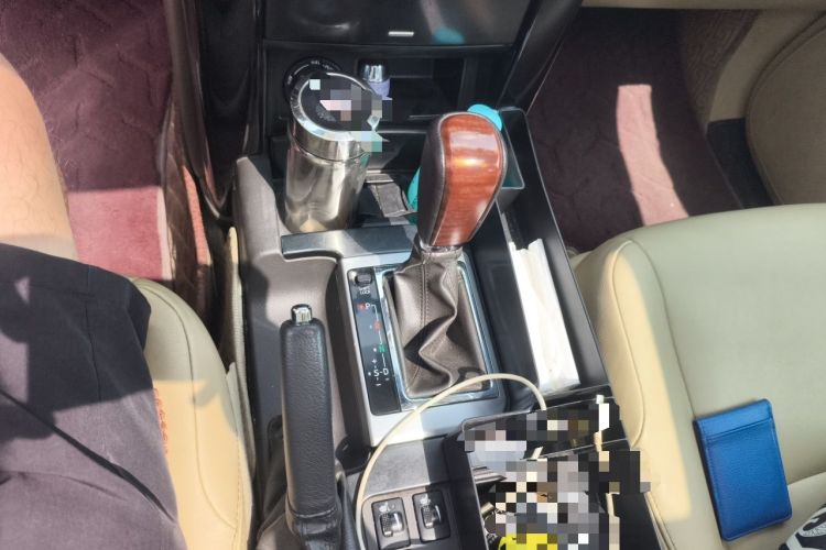 Used Toyota Prado 2016 2.7L Automatic Standard Edition Gear Lever
