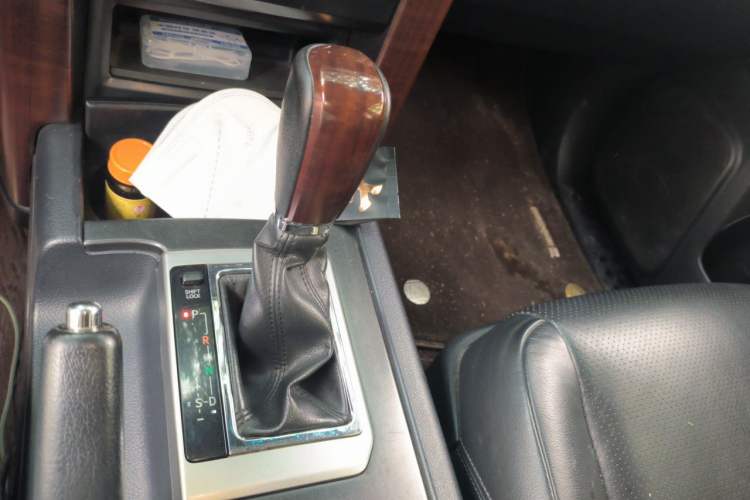 Used Toyota Prado 2016 3.5L Automatic VX NAVI Gear Lever