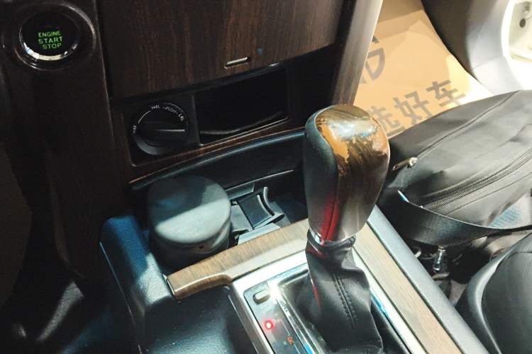 Used Toyota Prado 2016 2.7L Automatic Standard Edition Gear Lever