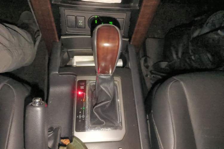 Used Toyota Prado 2016 3.5L Automatic TX-L NAVI Gear Lever