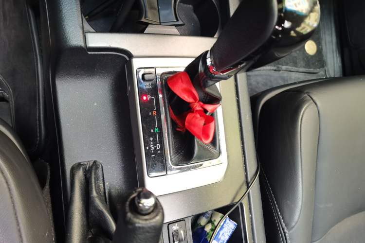 Used Toyota Prado 2016 2.7L Automatic Standard Edition Gear Lever