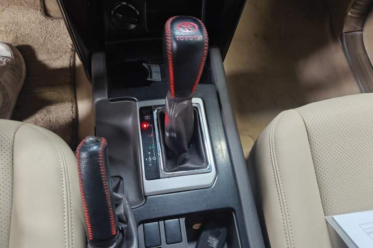 Used Toyota Prado 2016 2700 TX 5-Seater Middle East Version Gear Lever