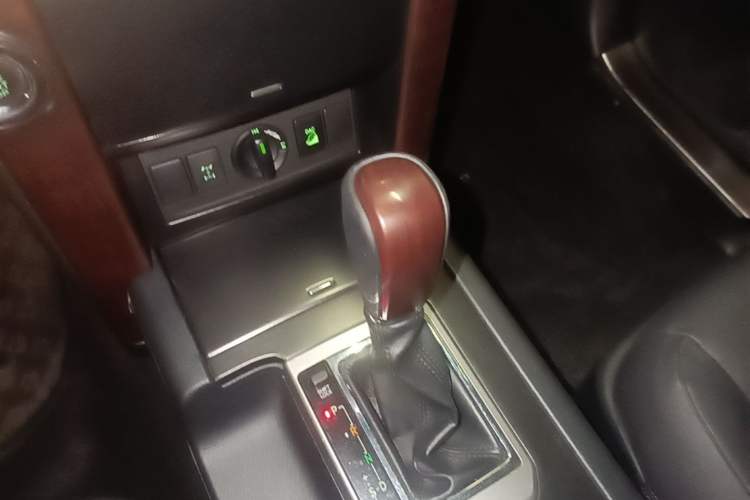 Used Toyota Prado 2016 3.5L Automatic TX-L NAVI Gear Lever