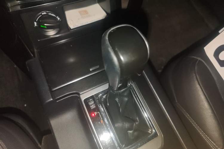 Used Toyota Prado 2016 2.7L Automatic Luxury Edition Gear Lever