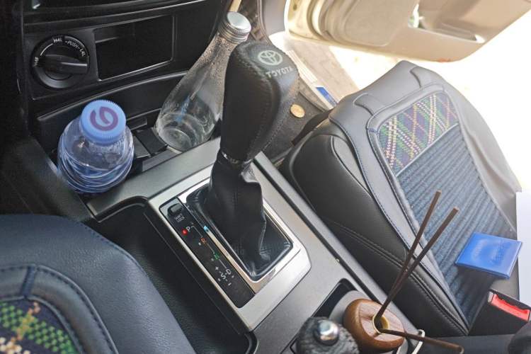 Used Toyota Prado 2016 2.7L Automatic Standard Edition Gear Lever