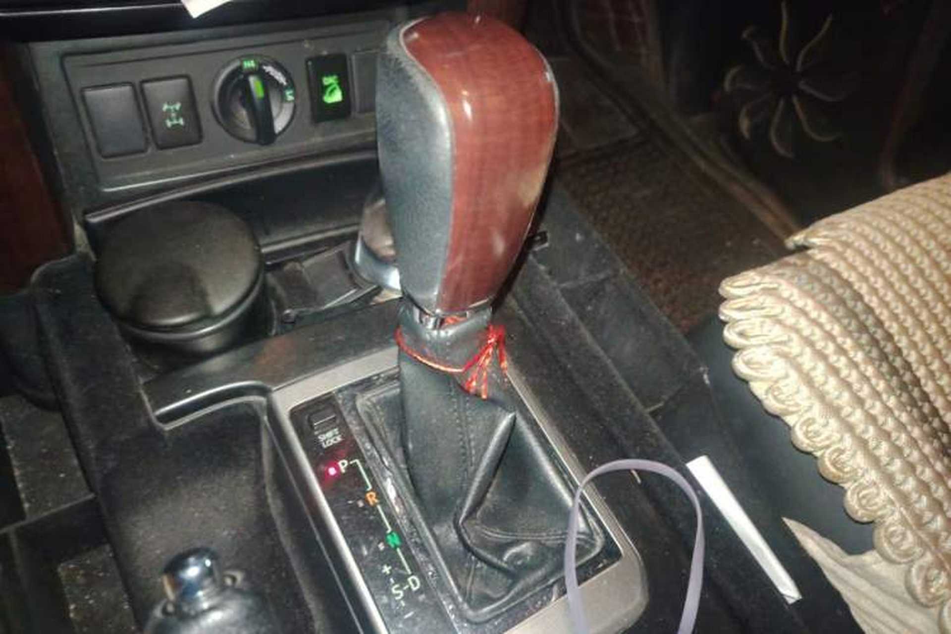 Used Toyota Prado 2016 3.5L Automatic TX-L Gear Lever