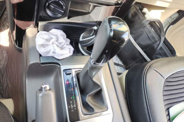 Used Toyota Prado 2016 2.7L Automatic Standard Edition Gear Lever